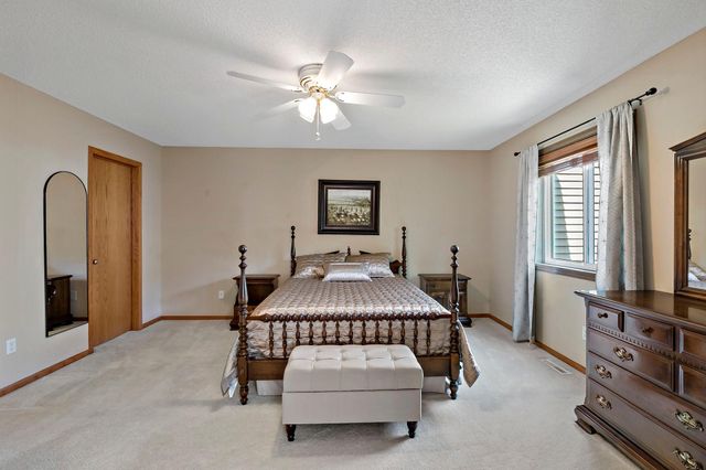 9800 Evergreen Avenue N, Brooklyn Park, MN 55443