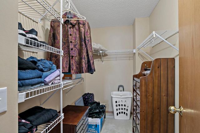 9800 Evergreen Avenue N, Brooklyn Park, MN 55443