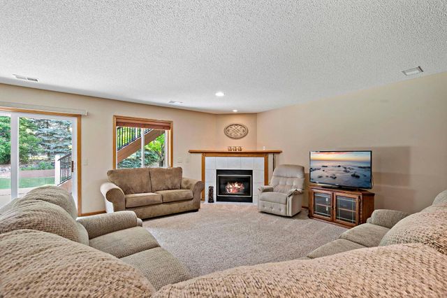 9800 Evergreen Avenue N, Brooklyn Park, MN 55443