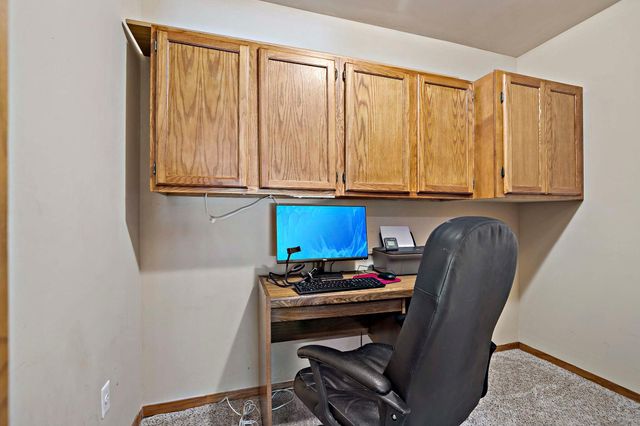 9800 Evergreen Avenue N, Brooklyn Park, MN 55443