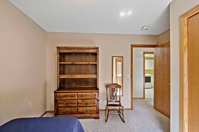 9800 Evergreen Avenue N, Brooklyn Park, MN 55443