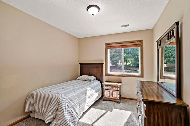 9800 Evergreen Avenue N, Brooklyn Park, MN 55443