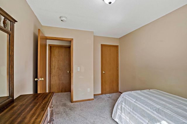 9800 Evergreen Avenue N, Brooklyn Park, MN 55443
