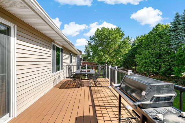 9800 Evergreen Avenue N, Brooklyn Park, MN 55443