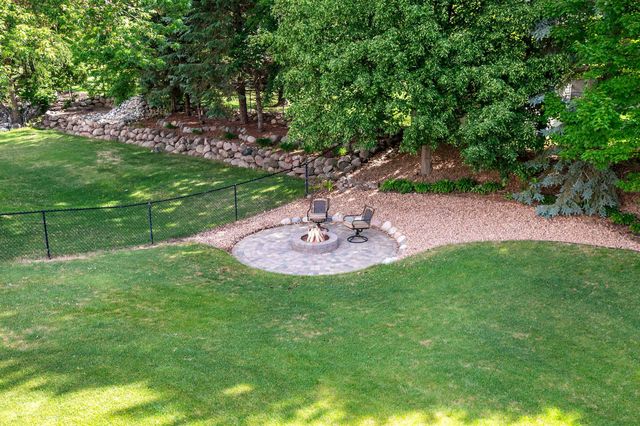 9800 Evergreen Avenue N, Brooklyn Park, MN 55443