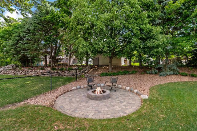 9800 Evergreen Avenue N, Brooklyn Park, MN 55443