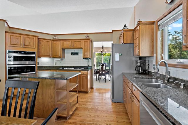 9800 Evergreen Avenue N, Brooklyn Park, MN 55443