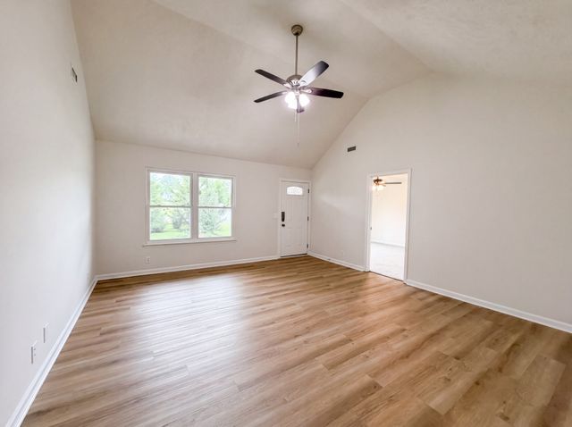 7502 Lone Eagle Dr, Murfreesboro, TN 37128