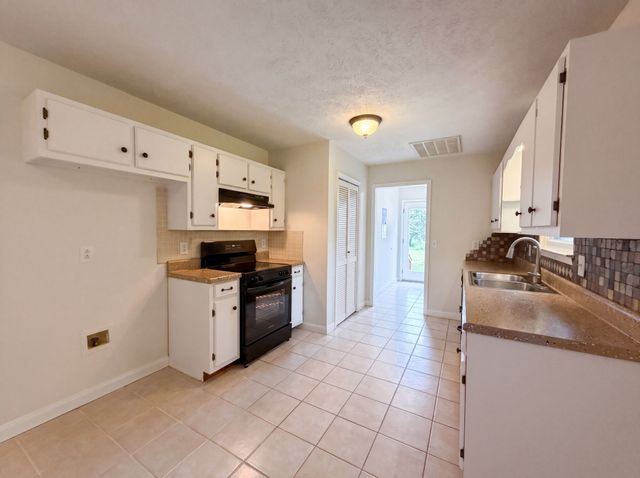 7502 Lone Eagle Dr, Murfreesboro, TN 37128