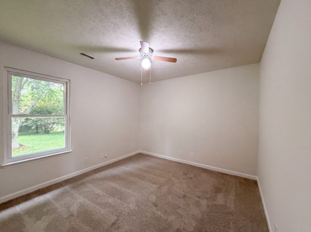 7502 Lone Eagle Dr, Murfreesboro, TN 37128