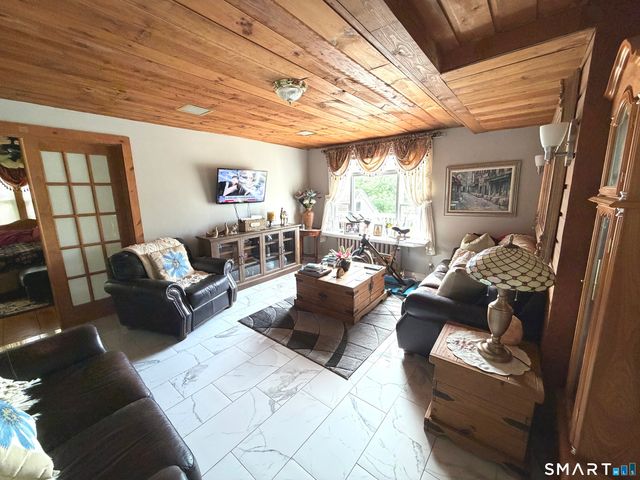 33 Chestnut Grove Road, Watertown, CT 06795