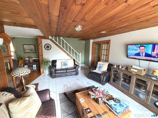 33 Chestnut Grove Road, Watertown, CT 06795