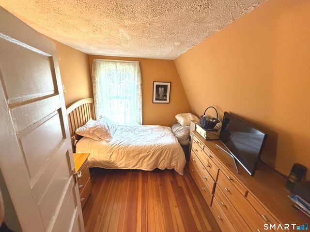 33 Chestnut Grove Road, Watertown, CT 06795