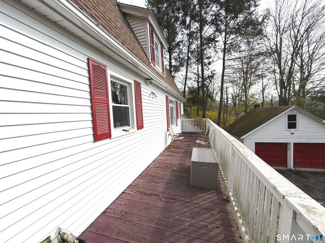 33 Chestnut Grove Road, Watertown, CT 06795