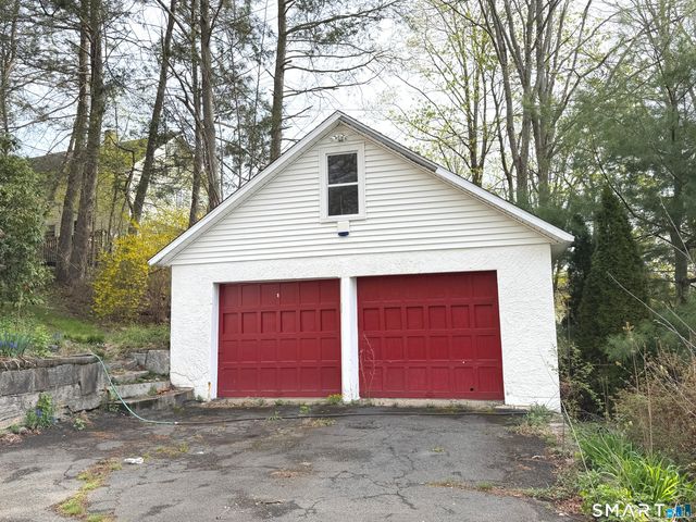 33 Chestnut Grove Road, Watertown, CT 06795