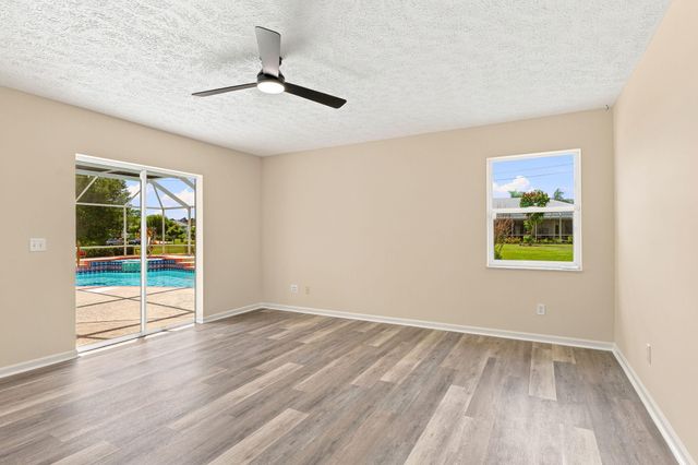 165 SW Hawthorne Circle, Port St. Lucie, Port St Lucie, FL 34953