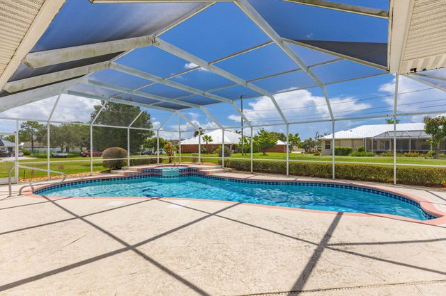 165 SW Hawthorne Circle, Port St. Lucie, Port St Lucie, FL 34953