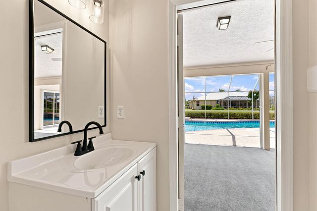 165 SW Hawthorne Circle, Port St. Lucie, Port St Lucie, FL 34953