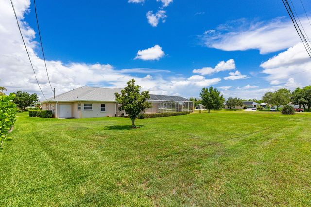 165 SW Hawthorne Circle, Port St. Lucie, Port St Lucie, FL 34953