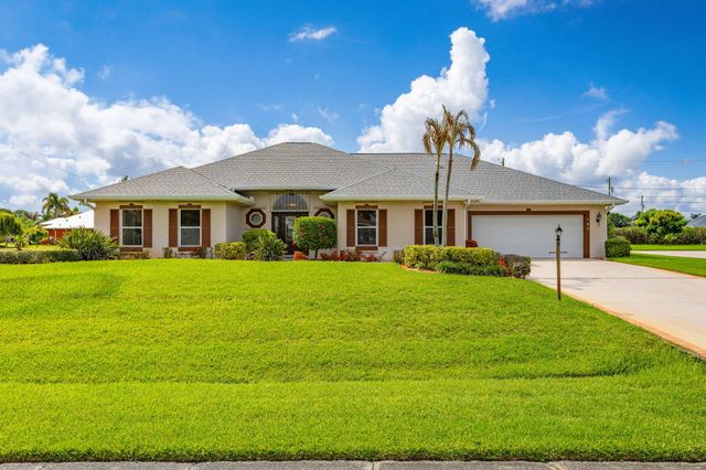 165 SW Hawthorne Circle, Port St. Lucie, Port St Lucie, FL 34953