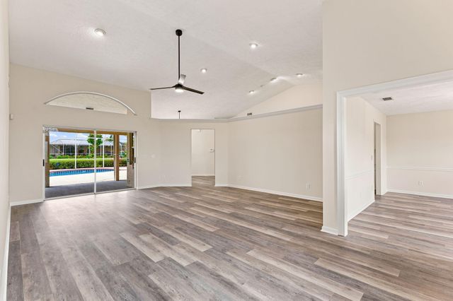 165 SW Hawthorne Circle, Port St. Lucie, Port St Lucie, FL 34953