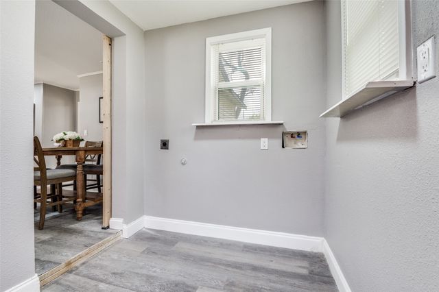 421 W 8th Street, Lancaster, TX 75146