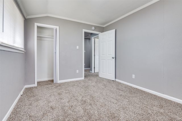 421 W 8th Street, Lancaster, TX 75146