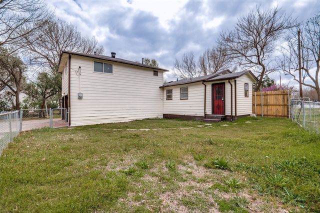 421 W 8th Street, Lancaster, TX 75146