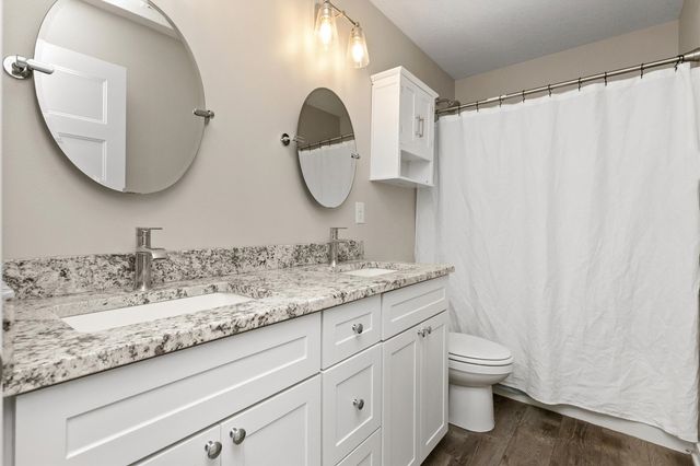 2505 Park Ridge Drive, Granger, IA 50109