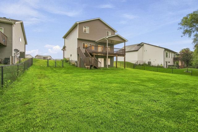 2505 Park Ridge Drive, Granger, IA 50109