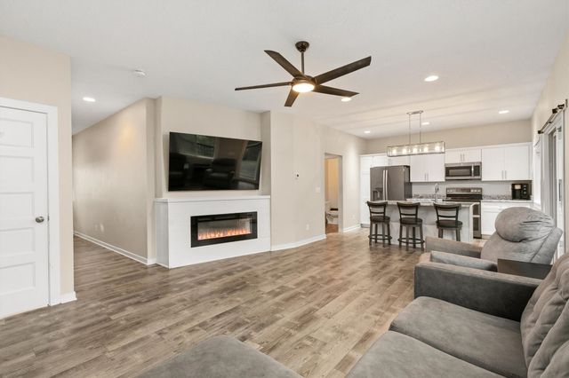 2505 Park Ridge Drive, Granger, IA 50109