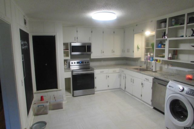1714 E 1st st, Mt Pleasant, TX 75455