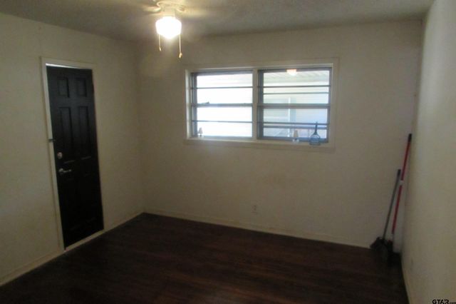 1714 E 1st st, Mt Pleasant, TX 75455