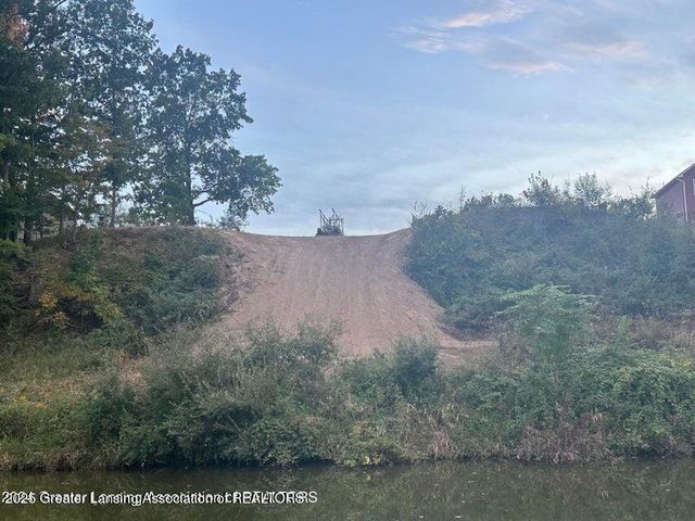 05 Lakeview Ct, Perrinton, MI 48871