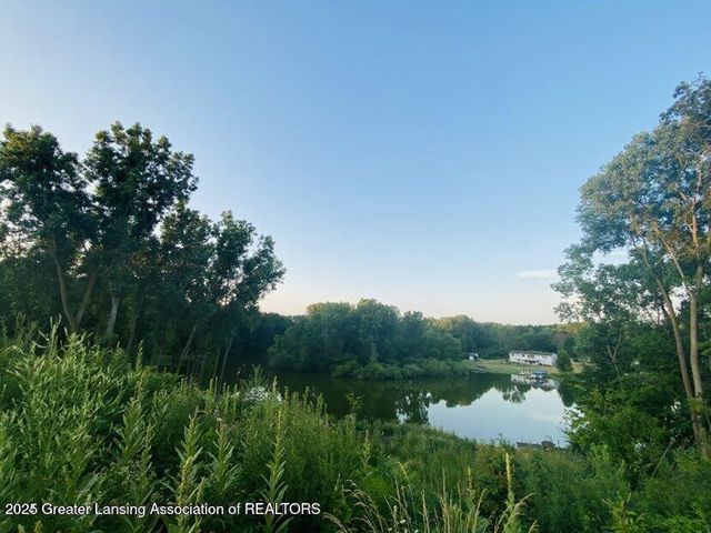 05 Lakeview Ct, Perrinton, MI 48871