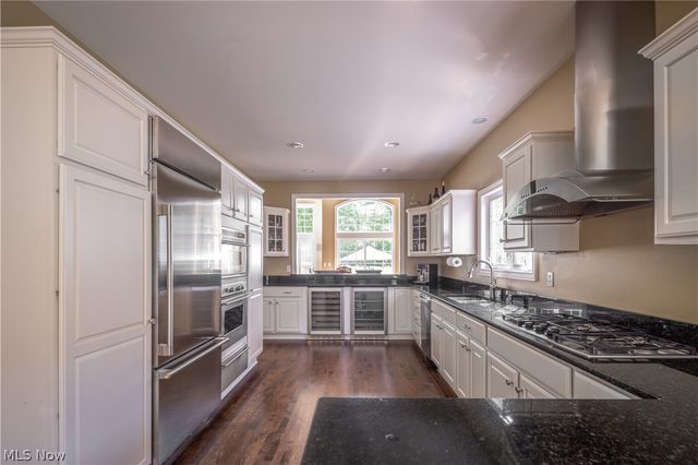 285 Burwick Road, Highland Heights, OH 44143