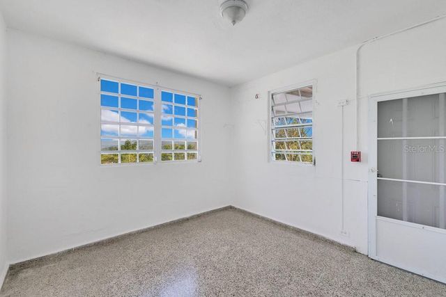 . SR 165 KM 8.5 SECTOR EL WINCHE, Toa Alta, PR 00953