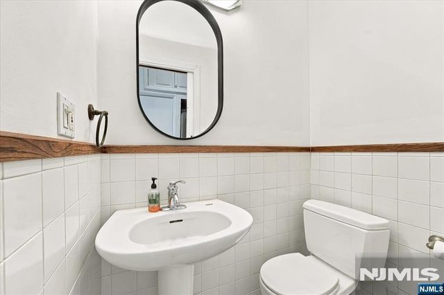 54-60 Mcwhorter 106, Newark, NJ 07105