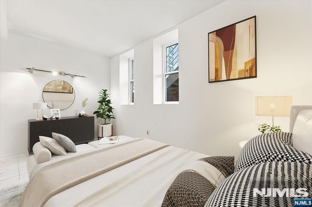 54-60 Mcwhorter 106, Newark, NJ 07105
