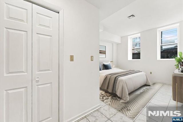 54-60 Mcwhorter 106, Newark, NJ 07105