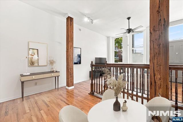 54-60 Mcwhorter 106, Newark, NJ 07105