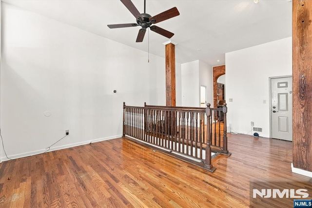 54-60 Mcwhorter 106, Newark, NJ 07105