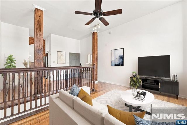 54-60 Mcwhorter 106, Newark, NJ 07105