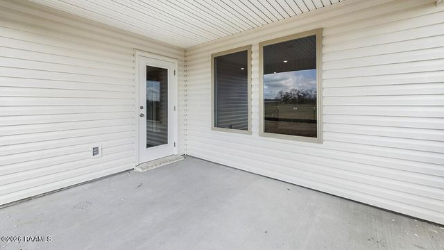 111 Lake Oak Drive, Lafayette, LA 70507