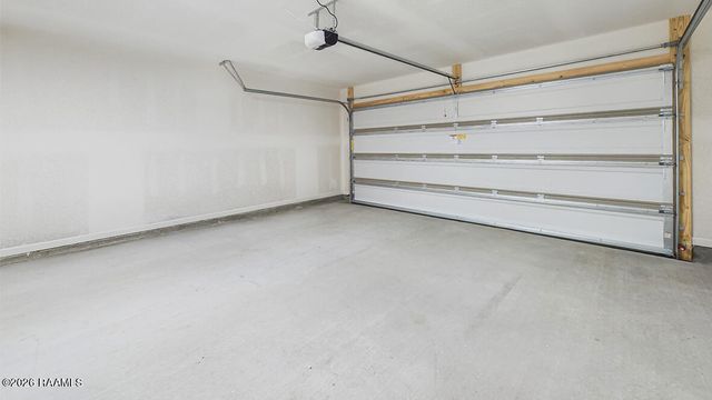 111 Lake Oak Drive, Lafayette, LA 70507