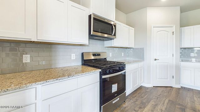 111 Lake Oak Drive, Lafayette, LA 70507