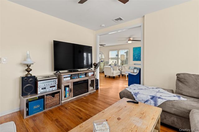 125 Ocean Avenue, Bay Shore, NY 11706