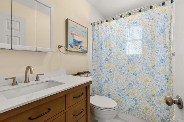 125 Ocean Avenue, Bay Shore, NY 11706