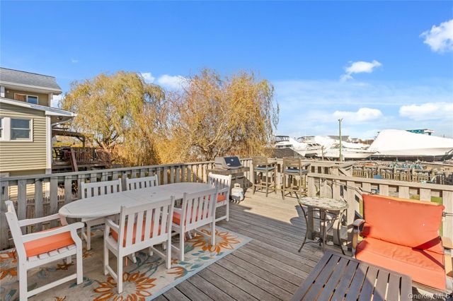 125 Ocean Avenue, Bay Shore, NY 11706