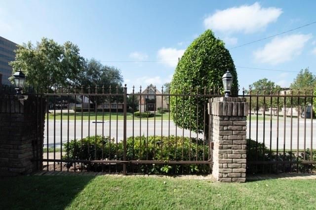 1881 Bering Drive 39, Houston, TX 77057